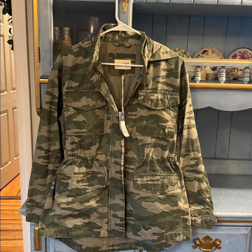 Camouflage Zip-Up Jacket - Picture 4 of 6